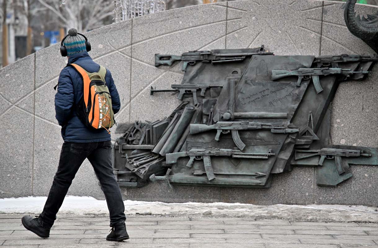 Global arms sales reach new peak in 2024